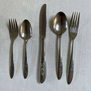 Oneida New Era Deluxe Stainless Flatware MY ROSE 5 pc Place Setting Spoon Fork